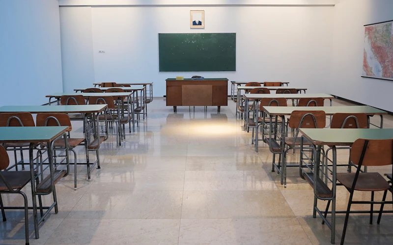 学校警備 - 学校・教育施設警備の実務｜児童生徒保護と不審者対応の全体像